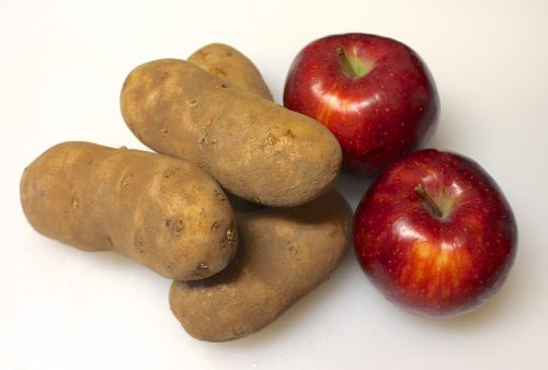 картофель и яблоки