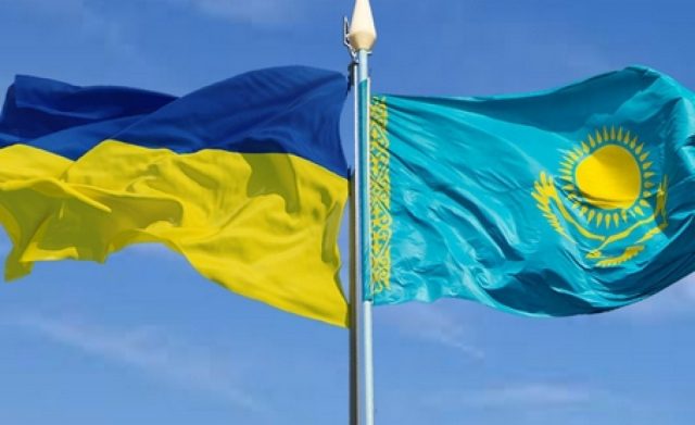казахстан и украина флаги