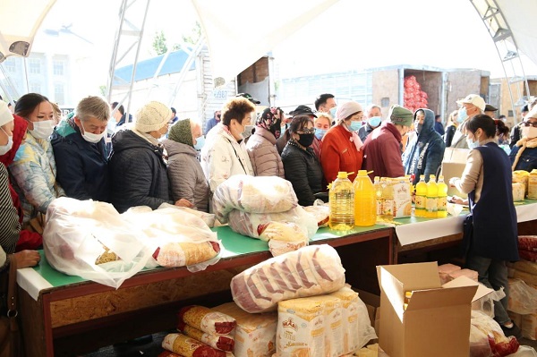 300 тонн продукции привезли жамбылские аграрии на ярмарку в столицу