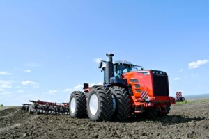 Rostselmash2400 — один трактор для полного цикла полевых работ
