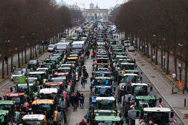фермеры бастуют в Берлине