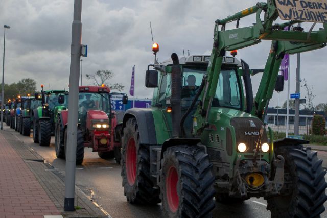 фермеры протестуют в Голландии