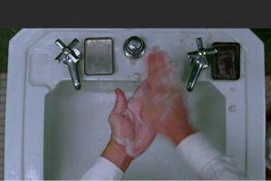 мытье рук от запаха навоза