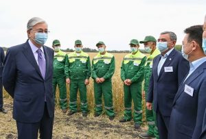 Президент посетил поля в Северо-Казахстанской области