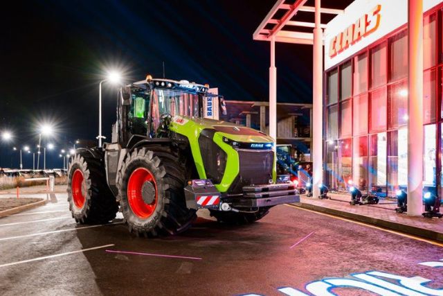 трактор CLAAS XERION 12-й